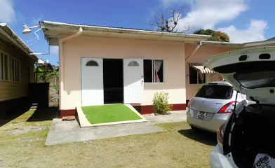 Small single-storey Mason Hall home with a garden